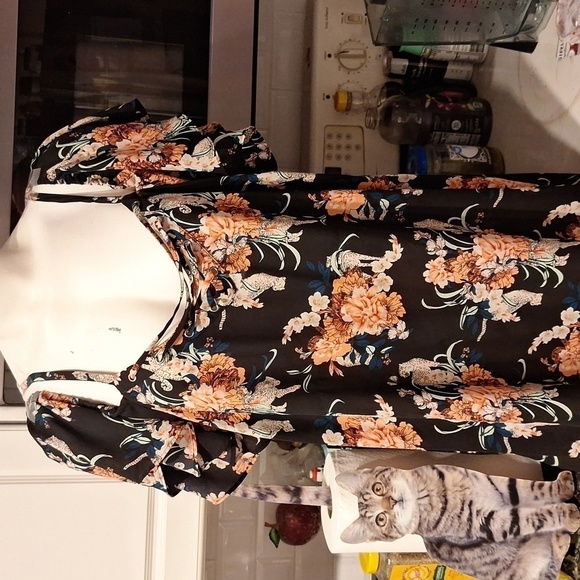 U women's torrid floral cold shoulder 3/4 sleeve plus size blouse 3 - Picture 1 of 4
